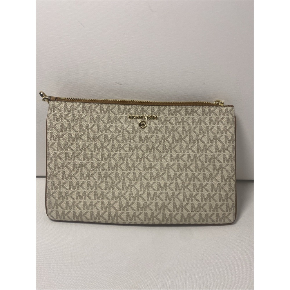 Michael Kors Jet Set Charm Medium Top-Zip Wristlet